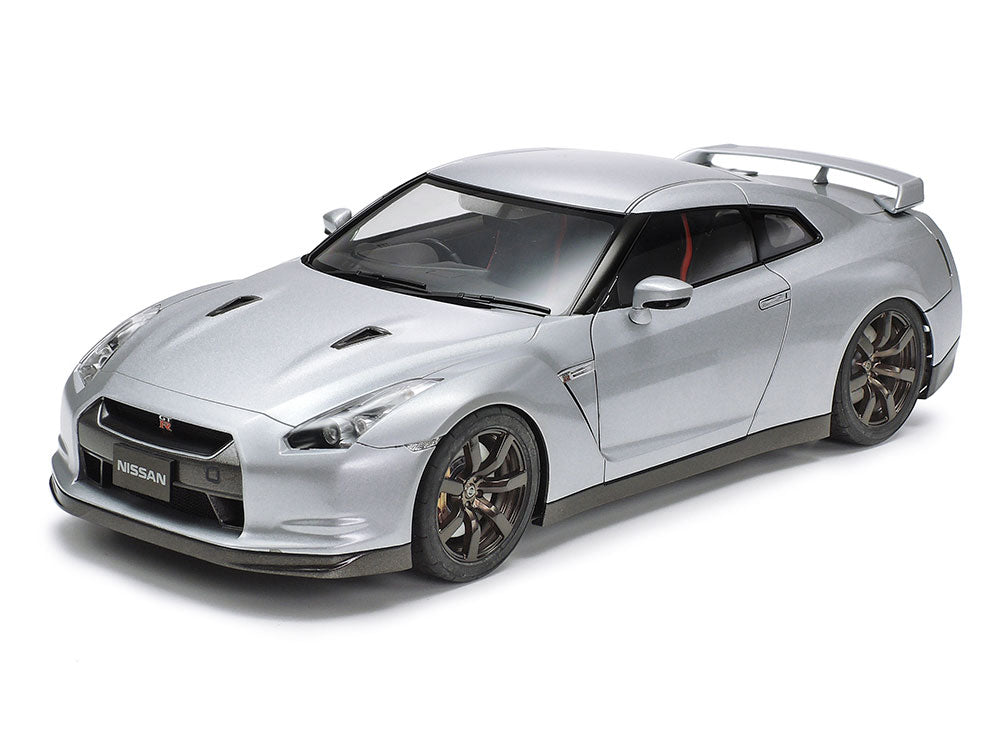 Tamiya 1/24 Nissan GT-R R35 Plastic Model Kit | 24300