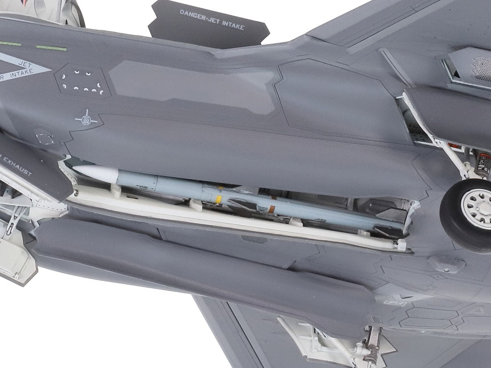 Tamiya 1/72 Lockheed Martin F-35B Lightning II Plastic Model Kit | 60793
