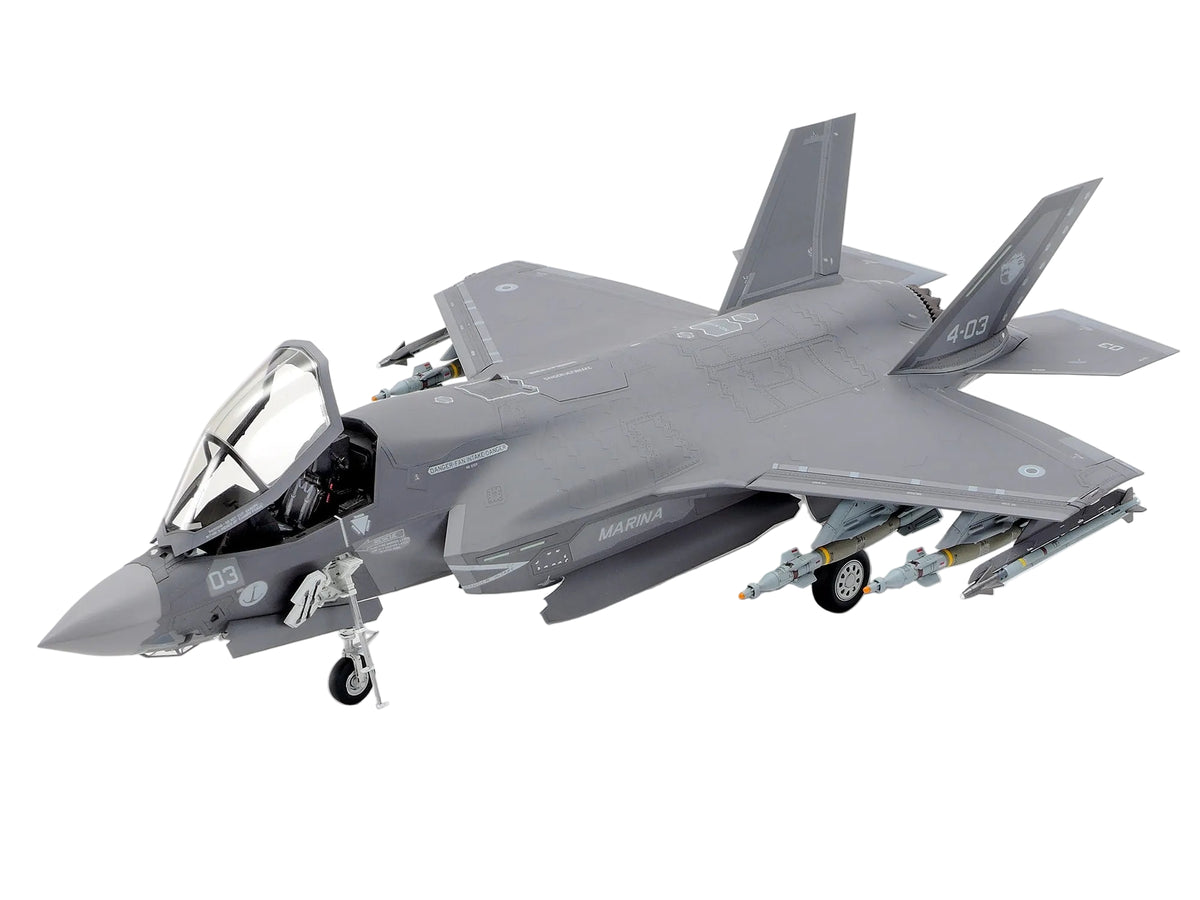 Model of a fighter jet on a white background