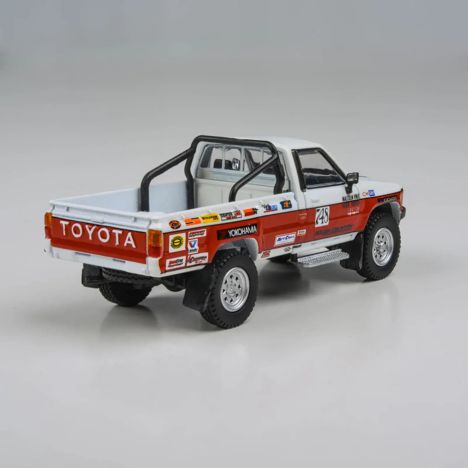 Para64 1/64 Toyota Hilux '87 Mojave 250 Diecast Model Car