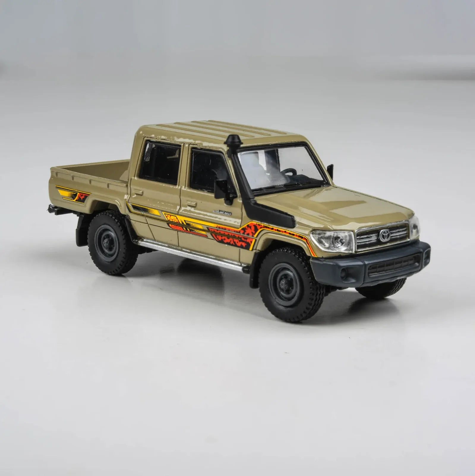 Para64 1/64 Toyota Land Cruiser 79 Sandy Taupe LHD Diecast Model Car