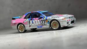 Tomica 1/64 LV-N234e AXIA SKYLINE Silver