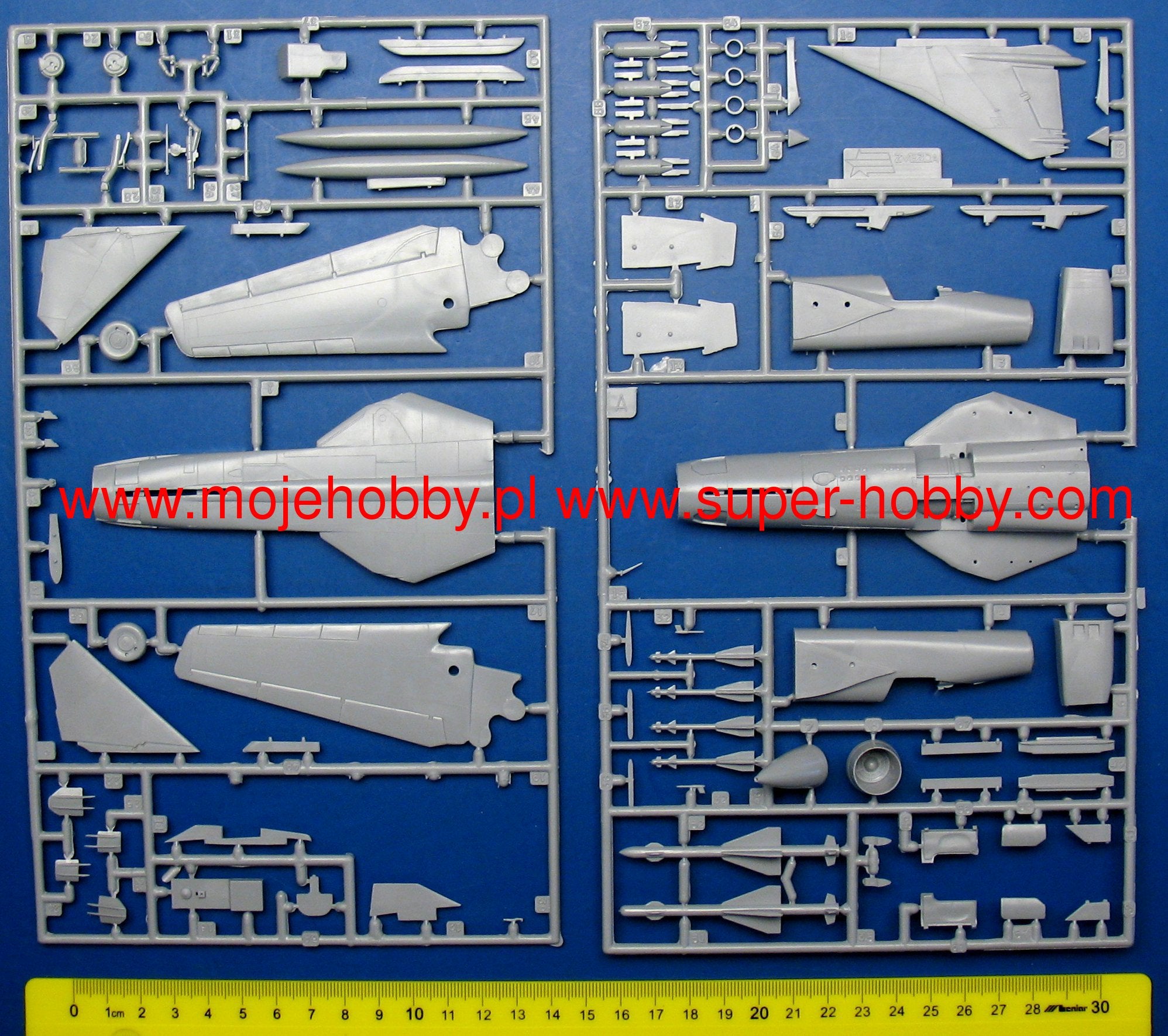 Zvezda 7218 1/72 Scale Soviet Fighter Bomber Mig-23 MLD - Techtonic Hobbies - Zvezda