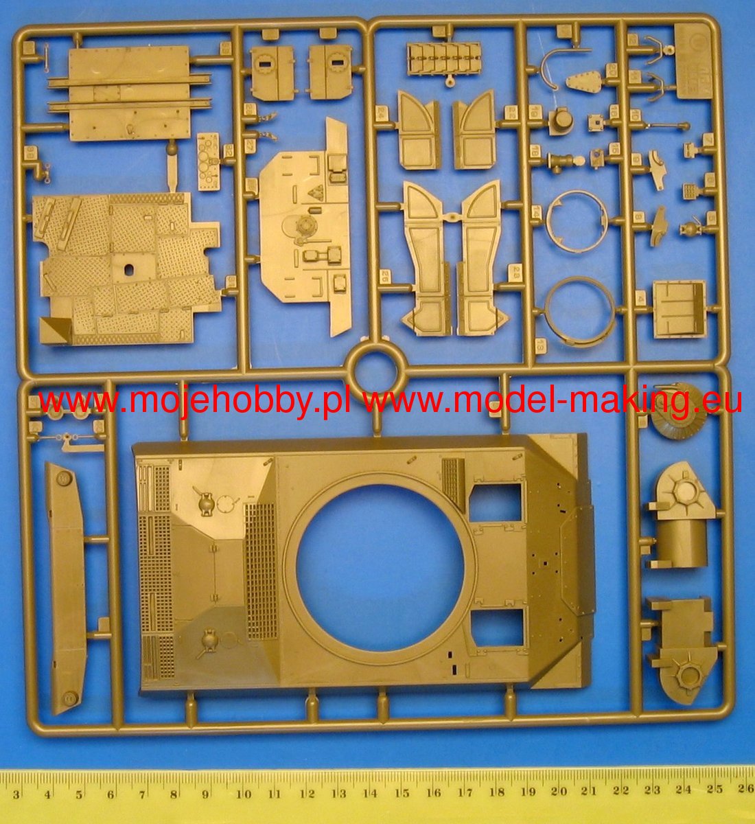 AFV Club 35015 1/35 Scale M-18 Hellcat WW2 USA Tank Destroyer Plastic Model Kit (Scale Model) - Techtonic Hobbies - AFV Club