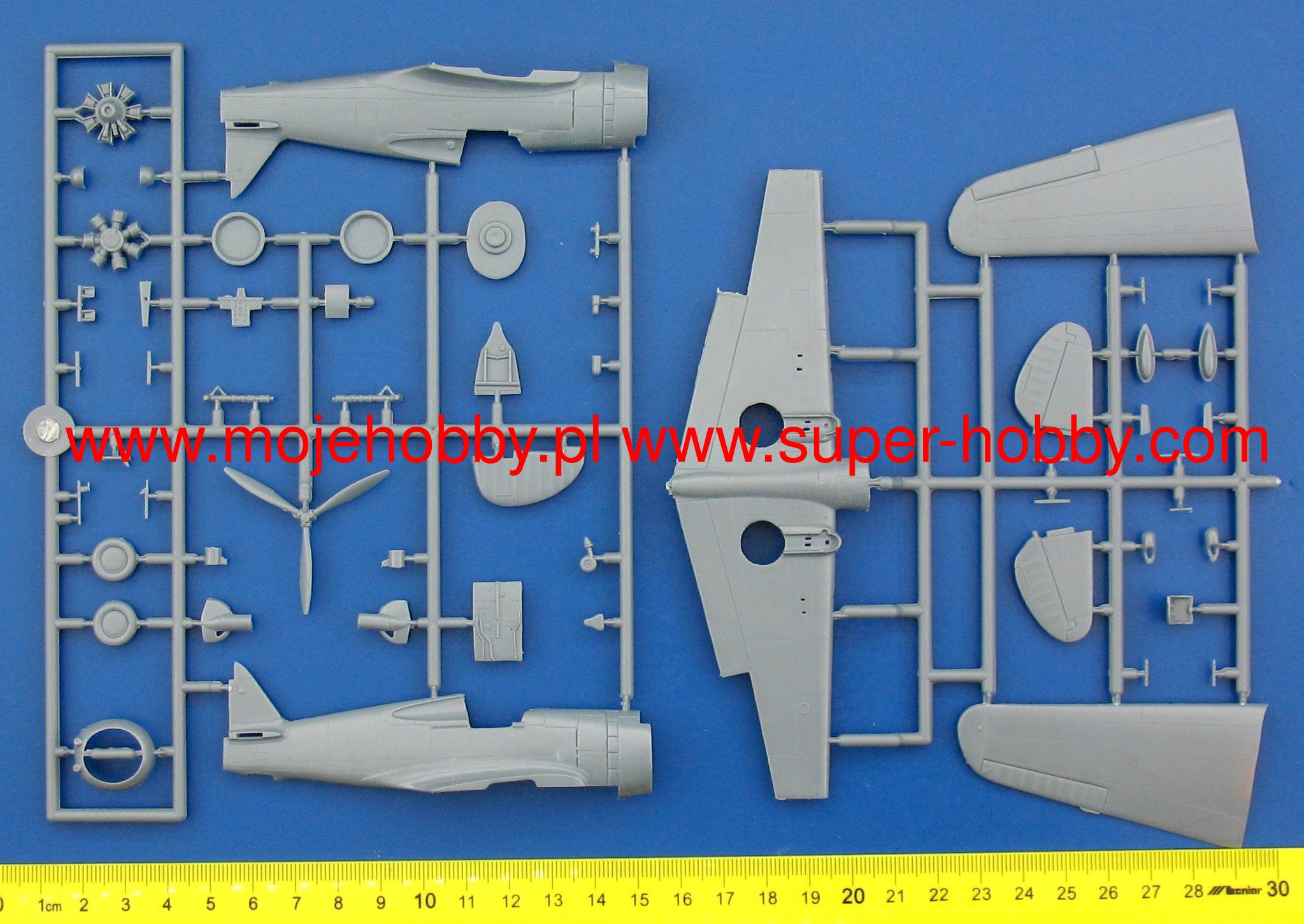 AZ-Model 7575 1/72 Scale Curtiss Hawk H-75C1 French Service 'Over Africa' Plastic Model Kit (Scale Model) - Techtonic Hobbies - AZ Models