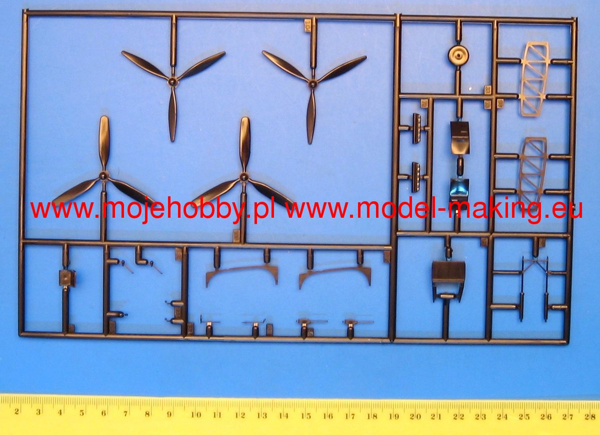 Revell 04295 1/72 Scale Avro Lancaster DAMBUSTERS (British WW2 Bomber) Plastic Model Kit (Scale Model) - Techtonic Hobbies - Revell