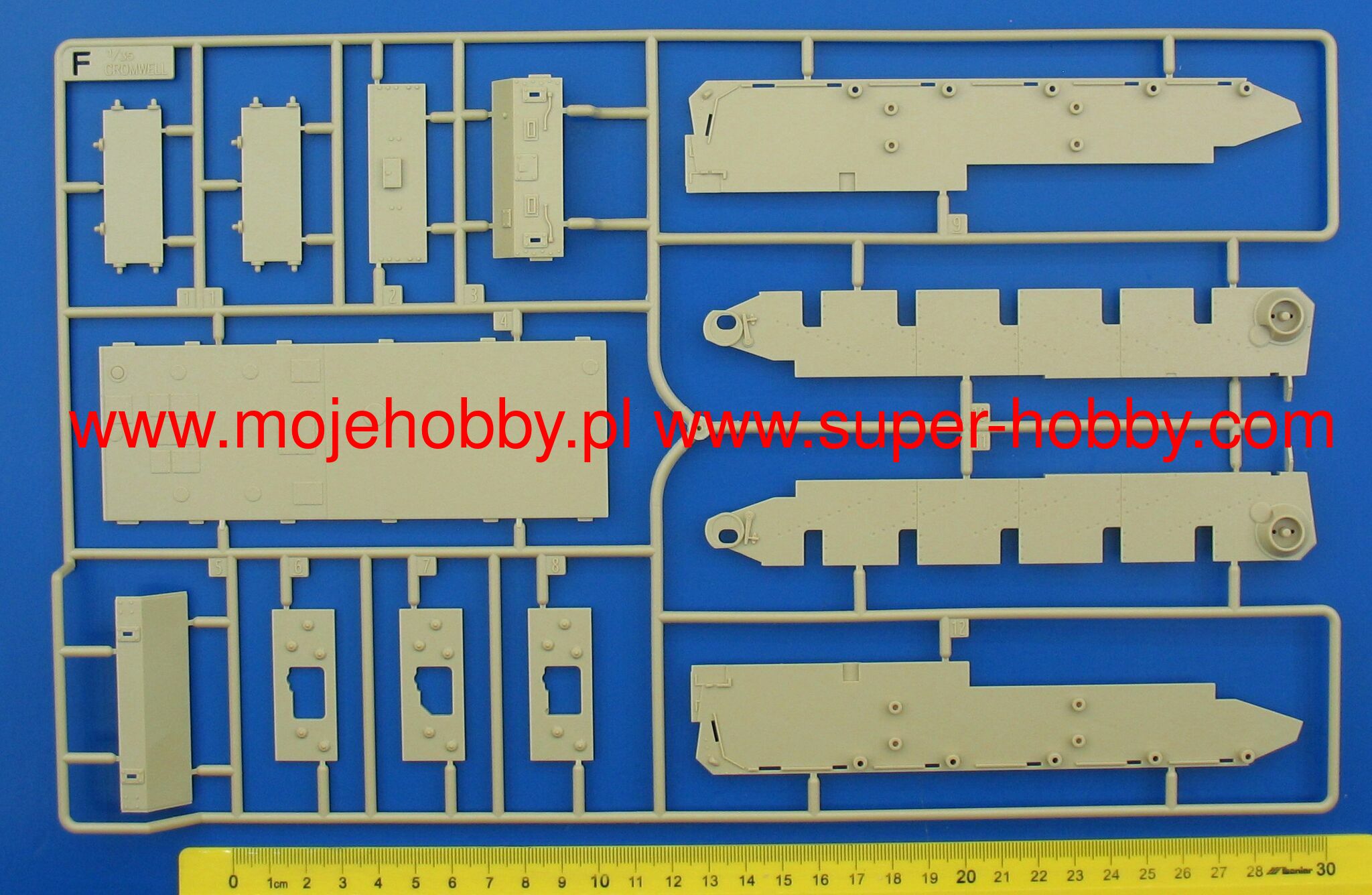 Airfix A1373 1/35 Scale Cruiser Tank Mk.VIII A27M Cromwell Mk.IV - Techtonic Hobbies - Airfix