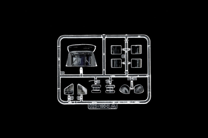 Italeri 001328 1/72 Uh60/Mh60 Blackhawk Night Raid (With Australian Markings) - Techtonic Hobbies - Italeri