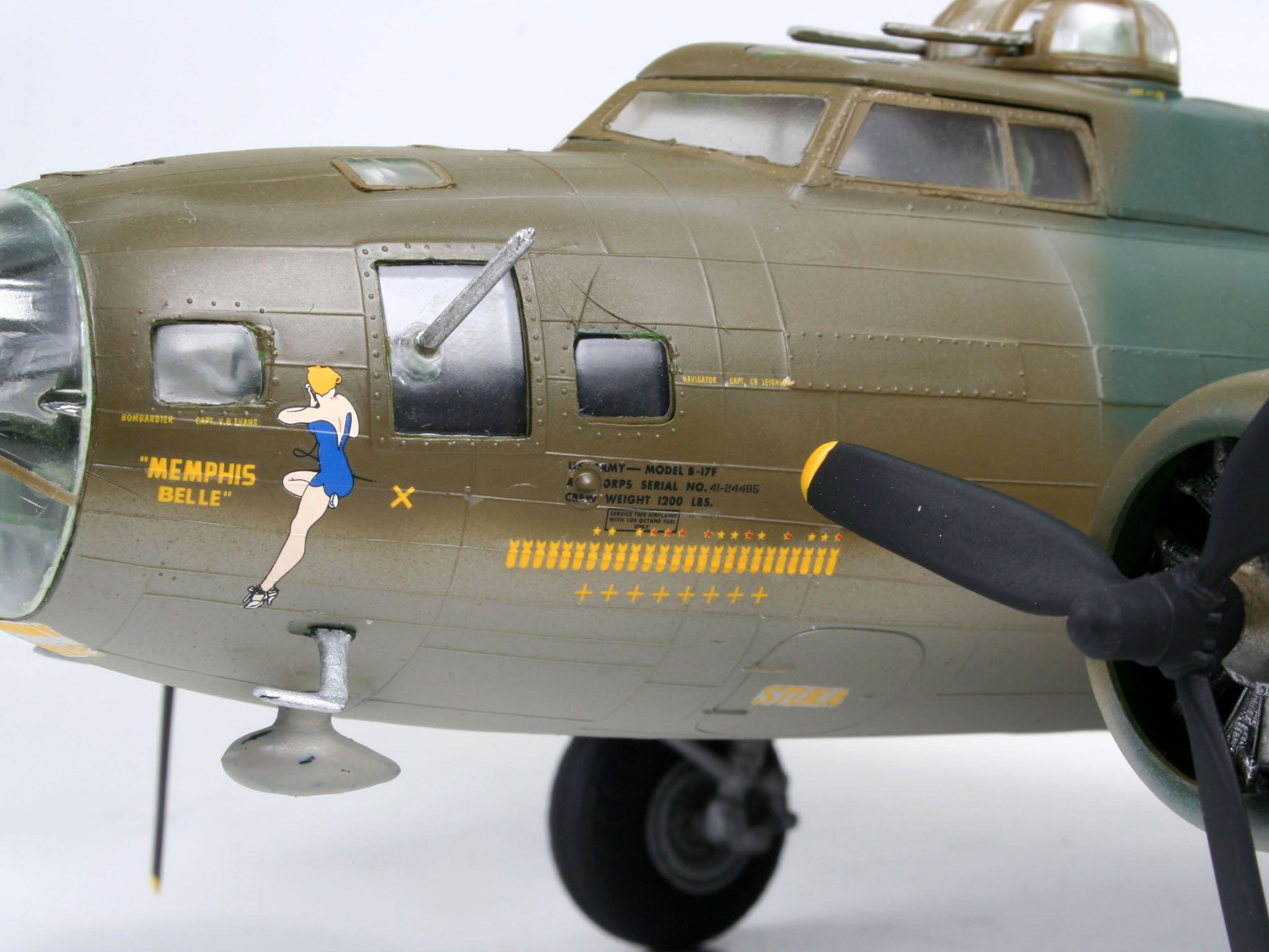 Revell 04297 1/48 scale Boeing B-17F Flying Fortress - Memphis Belle (American WW2 Bomber) Plastic Model Kit (Scale Model) - Techtonic Hobbies - Revell