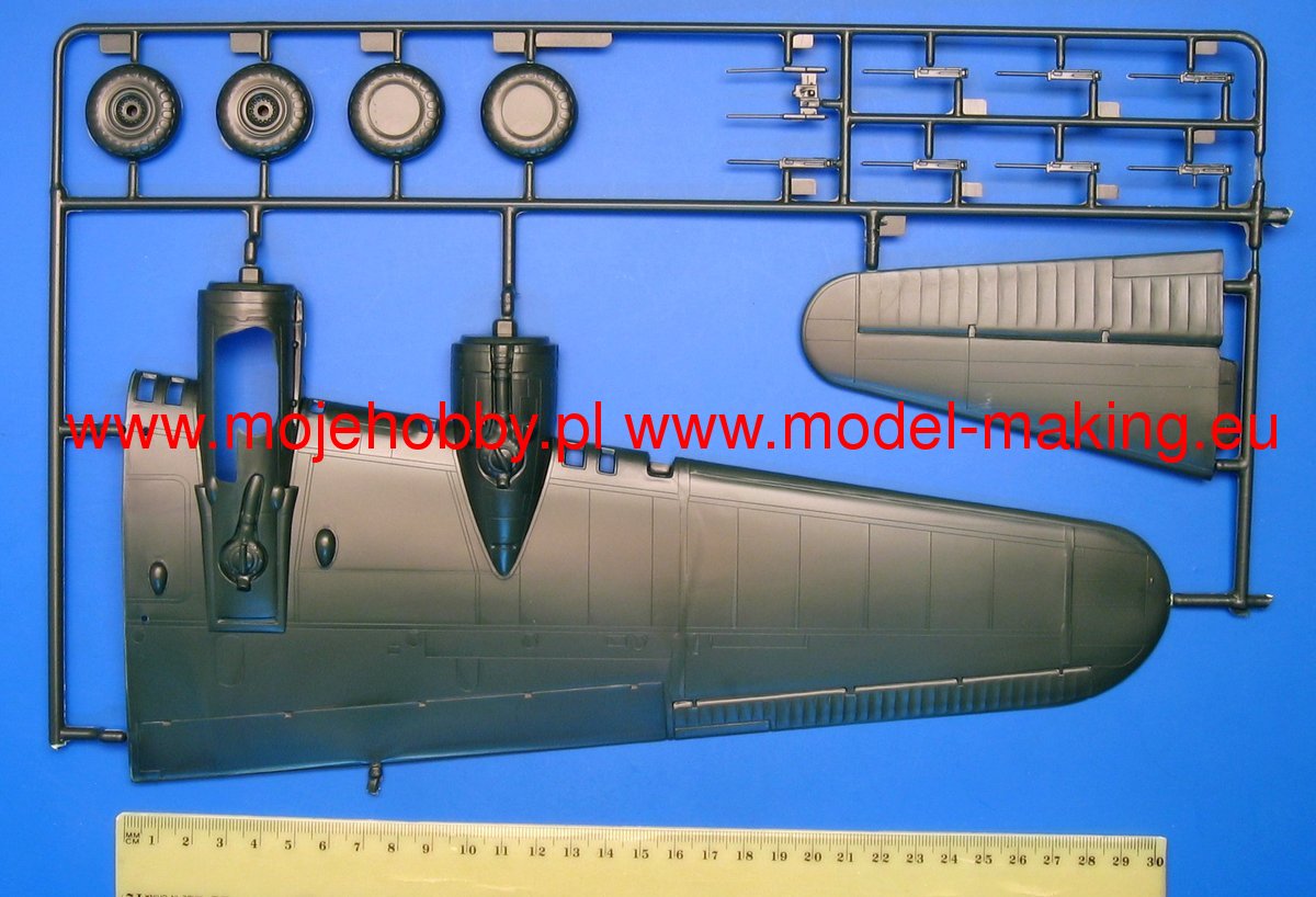 Revell 04297 1/48 scale Boeing B-17F Flying Fortress - Memphis Belle (American WW2 Bomber) Plastic Model Kit (Scale Model) - Techtonic Hobbies - Revell
