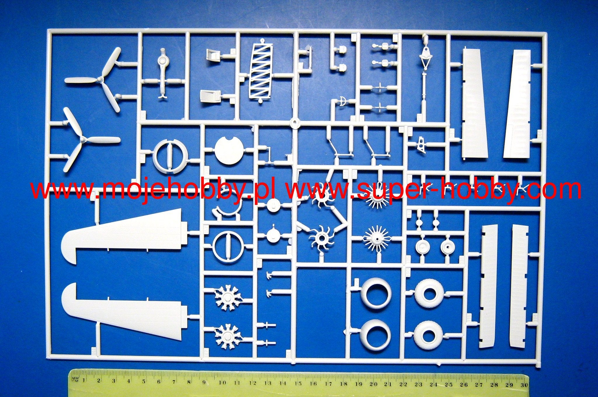 Revell 04279 1/72 Scale Boeing B-17F Memphis Belle Plastic Model Kit - Techtonic Hobbies - Revell