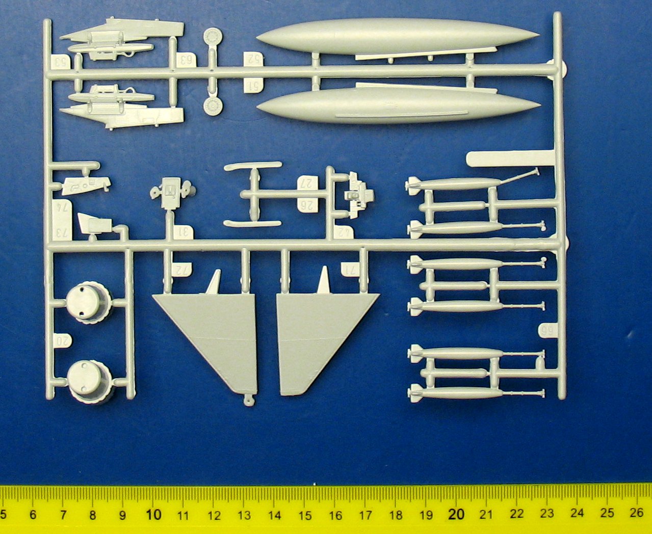 Revell 03941 1/72 Scale F-4J Phantom US Navy - Techtonic Hobbies - Revell