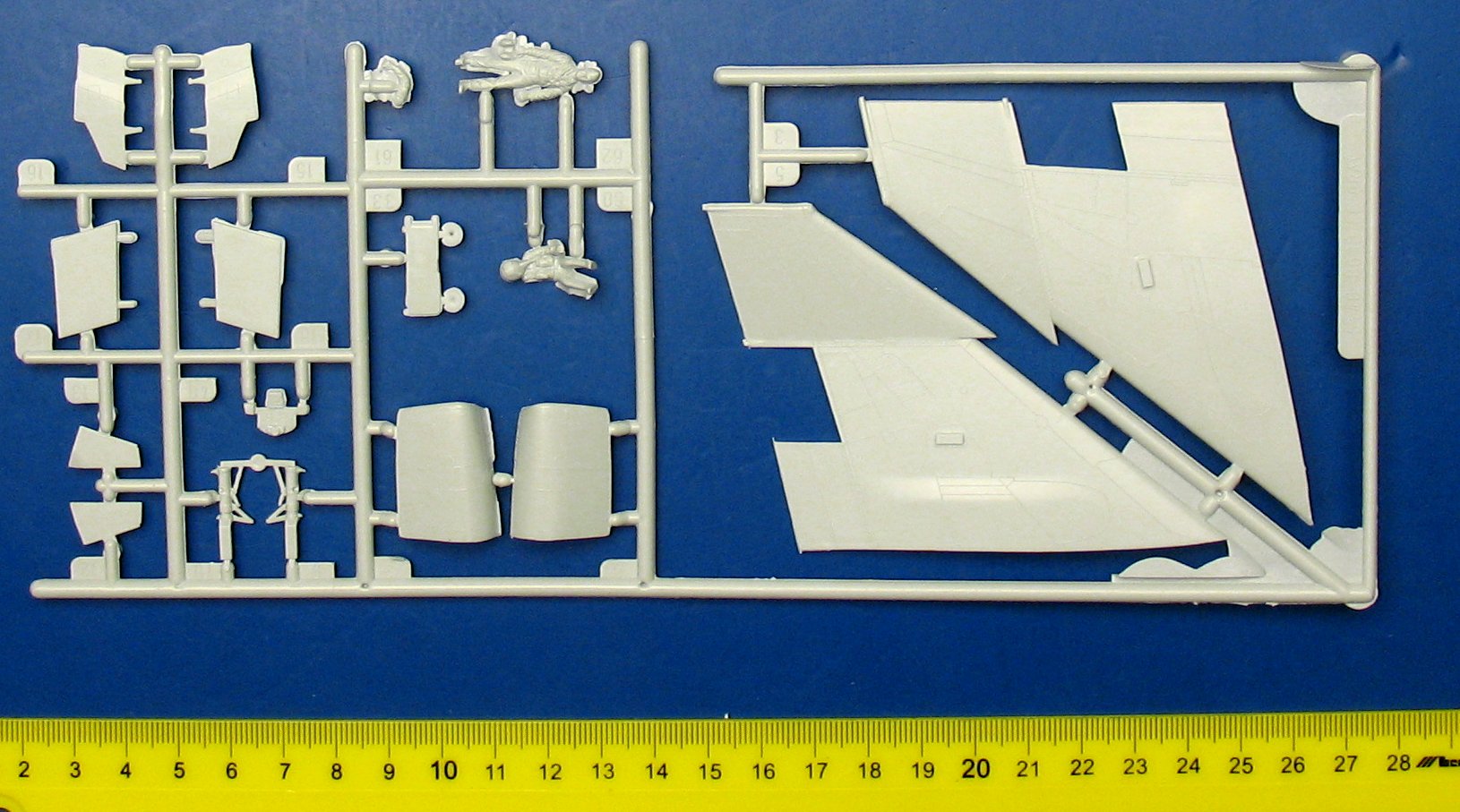 Revell 03941 1/72 Scale F-4J Phantom US Navy - Techtonic Hobbies - Revell