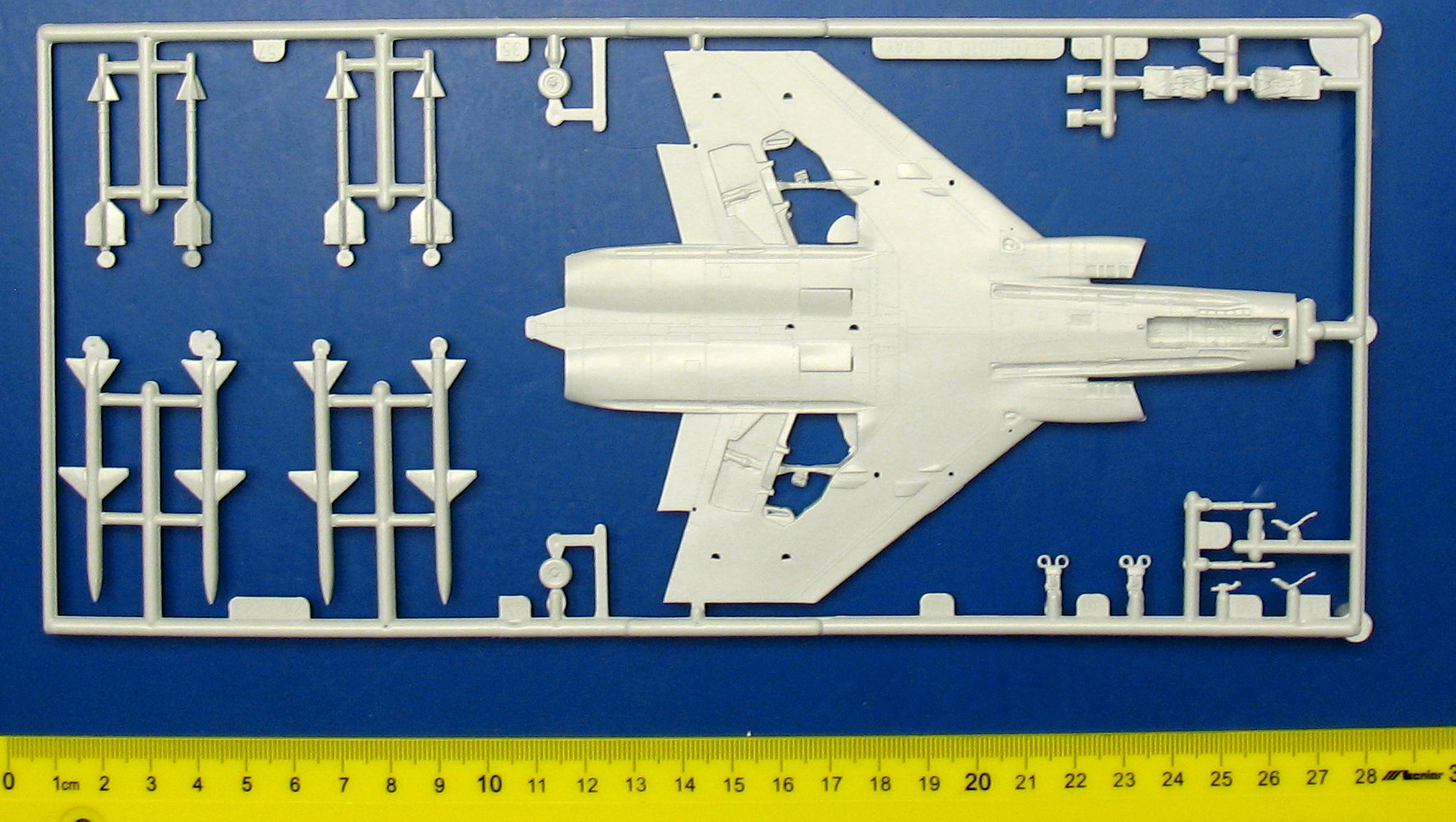 Revell 03941 1/72 Scale F-4J Phantom US Navy - Techtonic Hobbies - Revell