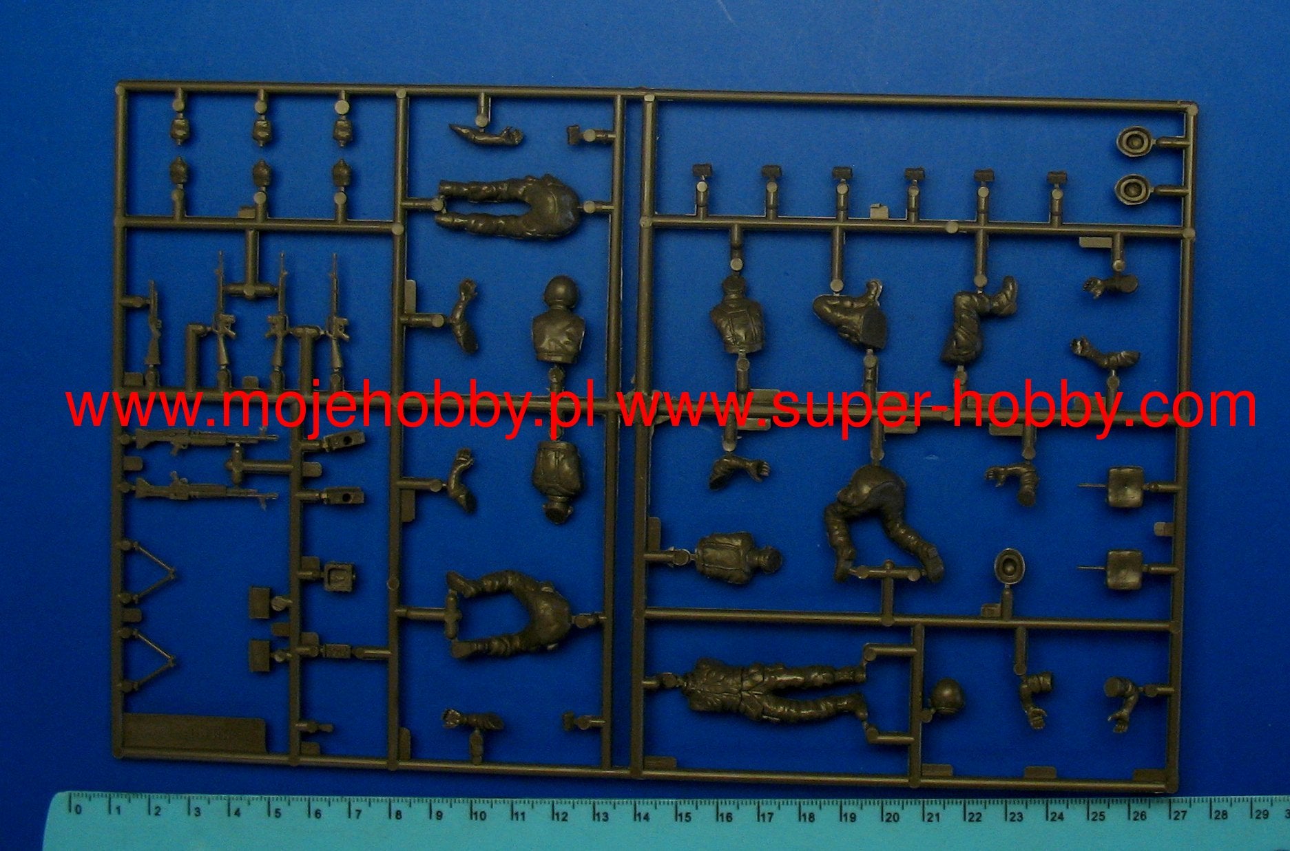 Tamiya 35040 1/35 Scale U.S.M113 APC Model Kit Model Kit - Techtonic Hobbies - Tamiya