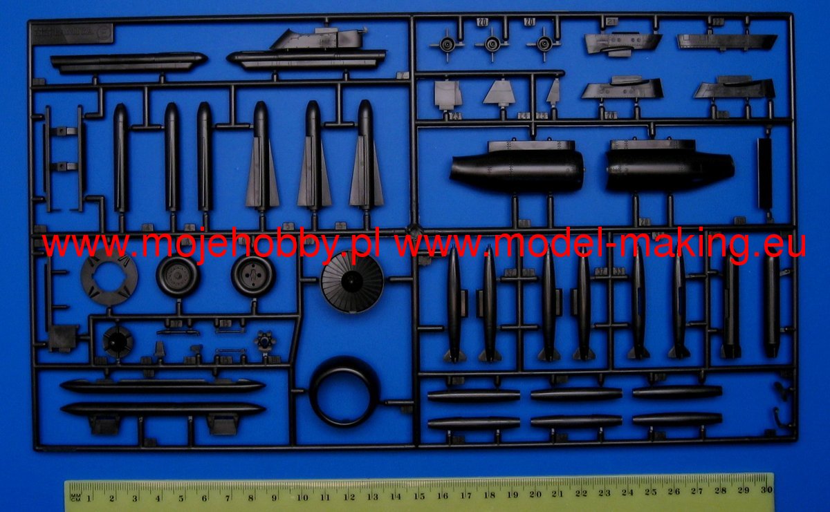 Tamiya 61028 1/48 Scaler U.S.A.F. Fairchild Republic A-10A Thunderbolt II kit - Techtonic Hobbies - Tamiya