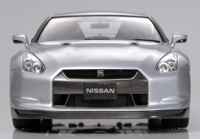Tamiya 1/24 Nissan GT-R R35 Plastic Model Kit | 24300