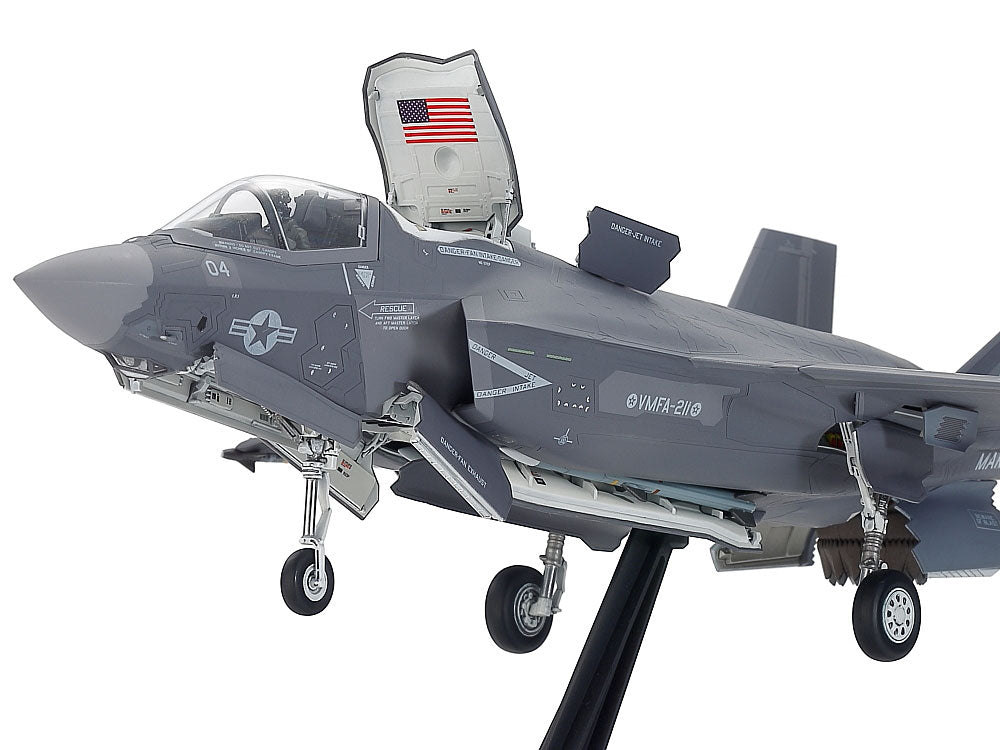 Tamiya 1/72 Lockheed Martin F-35B Lightning II Plastic Model Kit | 60793