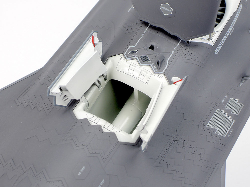 Tamiya 1/48 F-35B Lightning II STOVL Model Kit (61125)