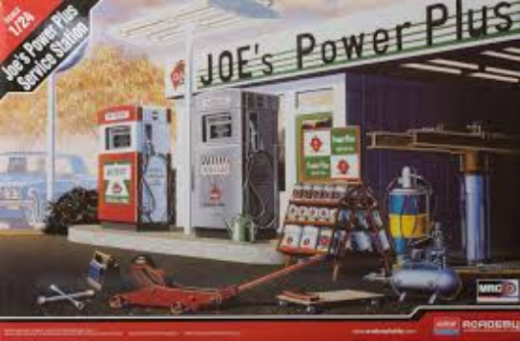 Academy 1/24 Joe's Power Plus Gas Service Station Le: Plastic Model Kit