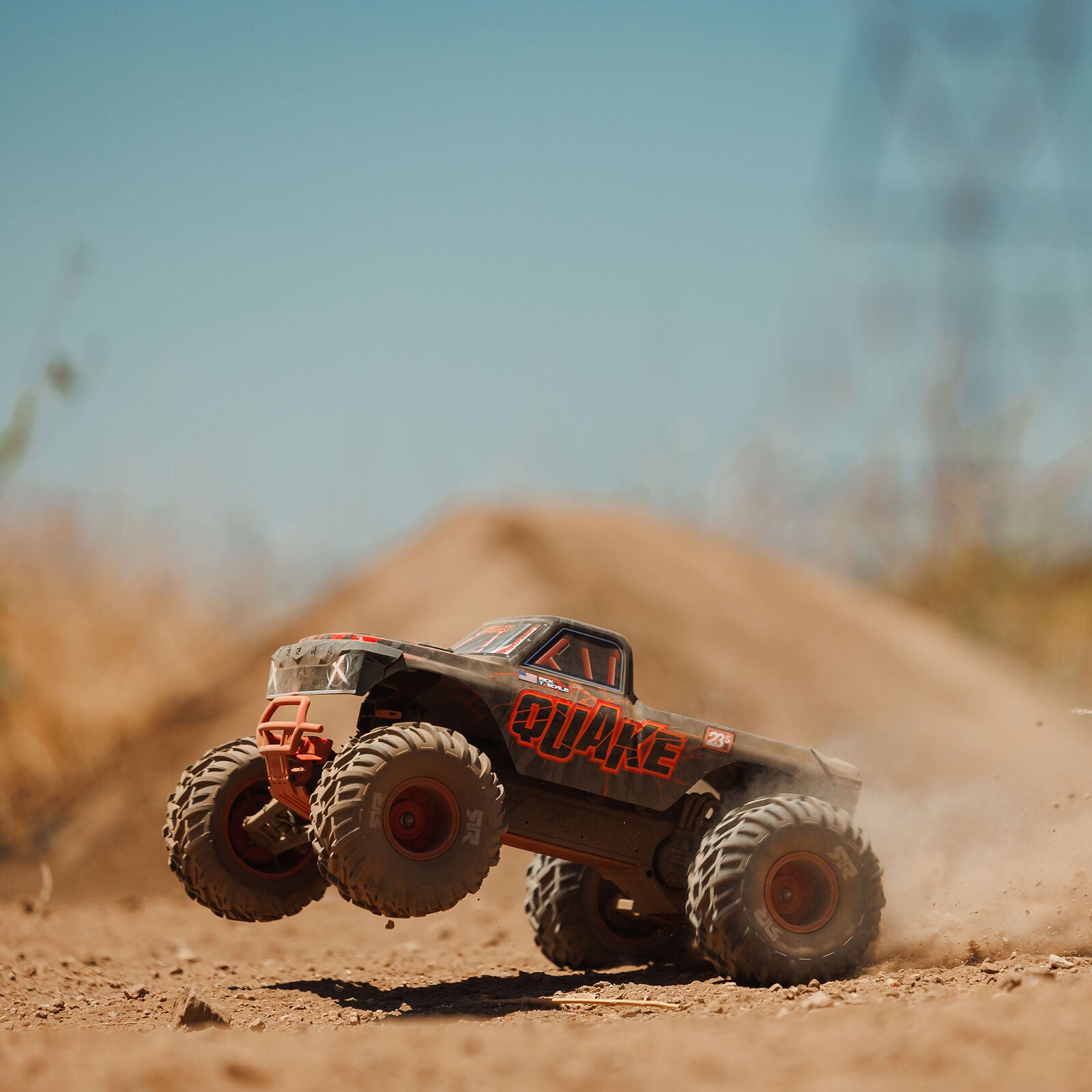 ARRMA Quake 223S BLX DSC 1/10 2WD Monster Truck RTR Red