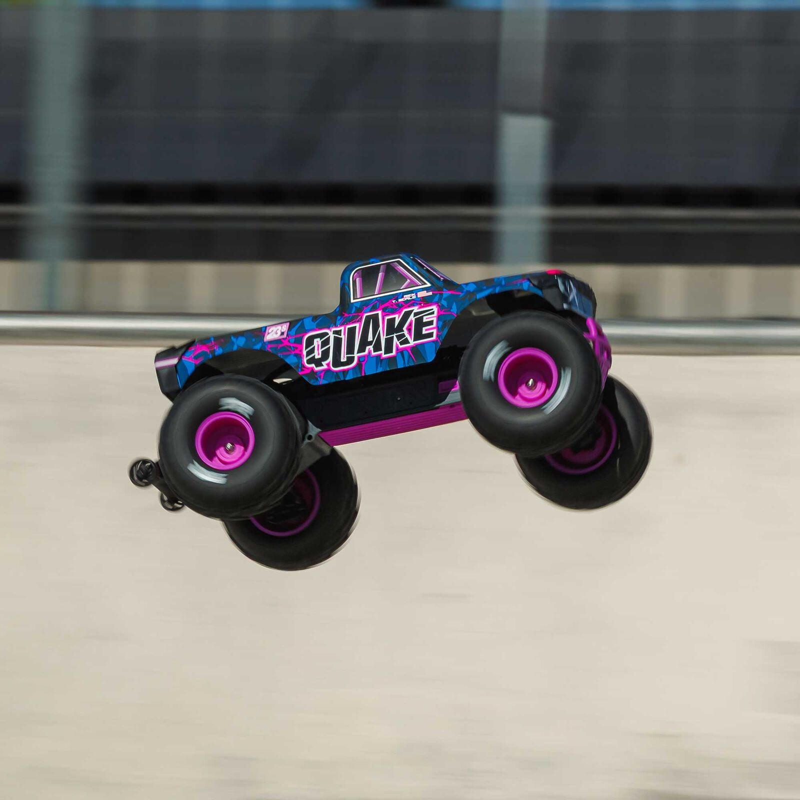 ARRMA Quake 223S BLX DSC 1/10 2WD Monster Truck RTR Purple