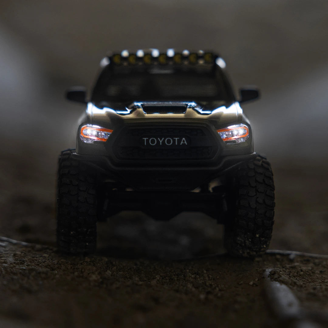 Axial SCX30 Toyota Tacoma TRD Pro Green 1/30 RTR Crawler