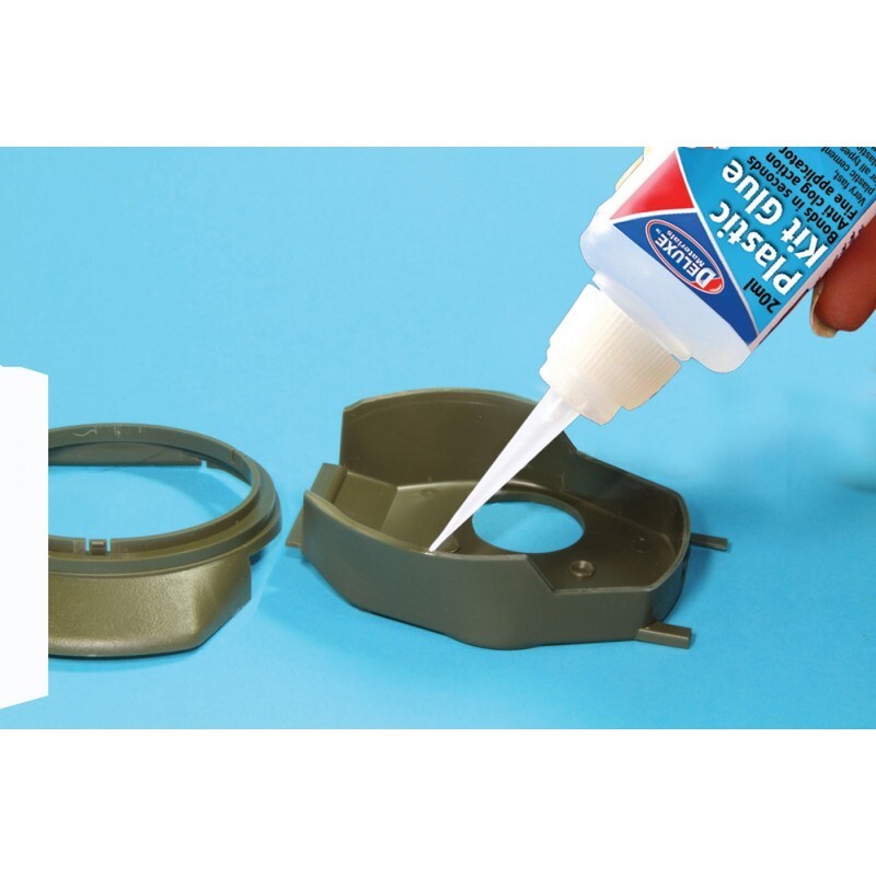 Deluxe Materials Plastic Kit Glue 20mL [AD70]
