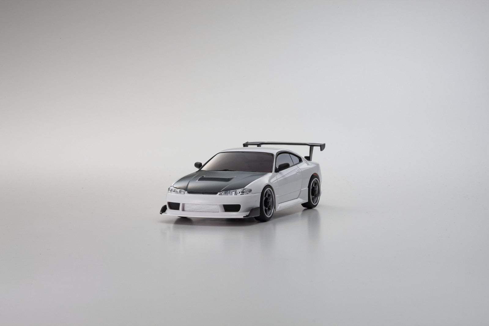 Kyosho Mini-Z Nissan Silvia S15 Equipped with GT Wing White AWD MA-020 Readyset