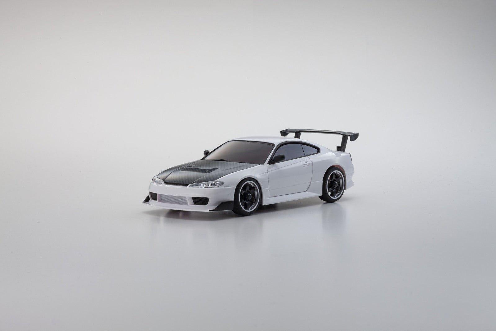 Kyosho Mini-Z Nissan Silvia S15 Equipped with GT Wing White AWD MA-020 Readyset