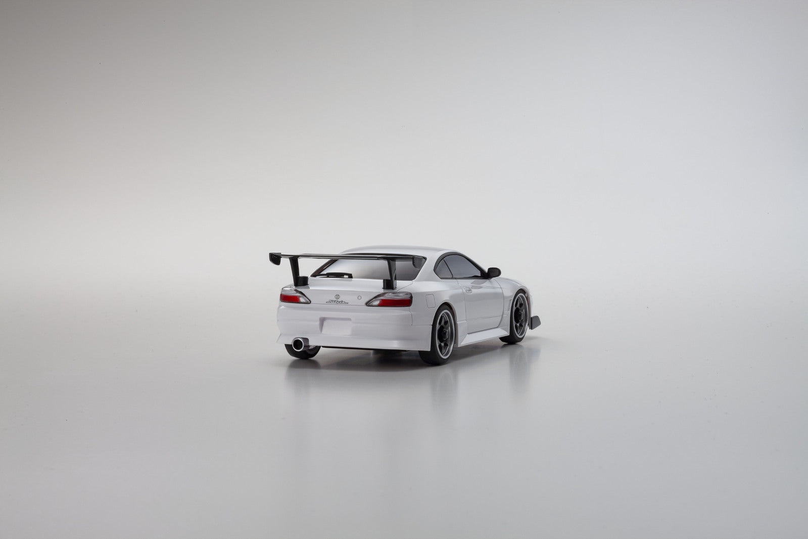 Kyosho Mini-Z Nissan Silvia S15 Equipped with GT Wing White AWD MA-020 Readyset