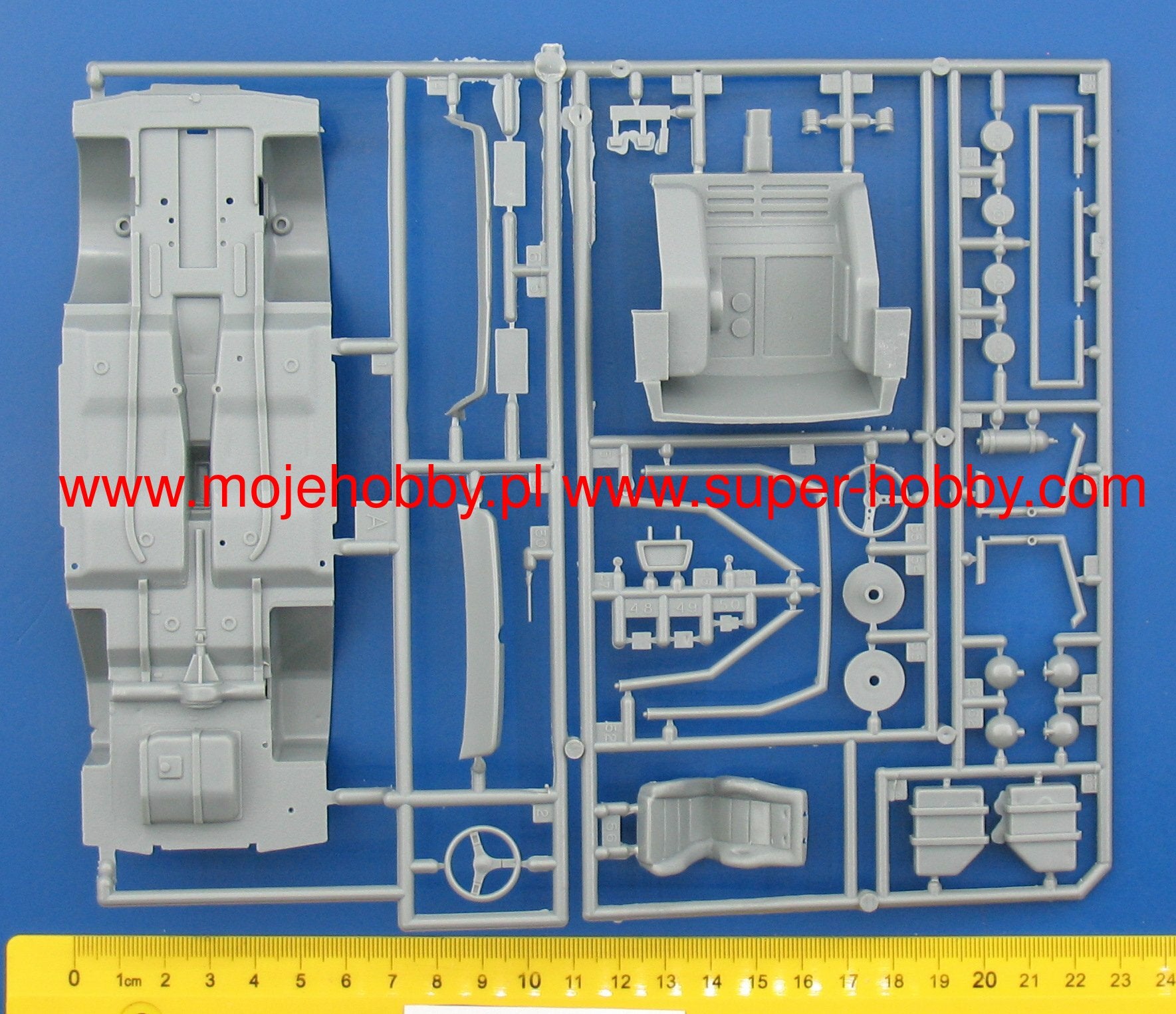 Fujumi 182619 1/24 Scale Toyota AE86 Levin 1983 1600GT APEX (Inital D) - Techtonic Hobbies - Fujumi