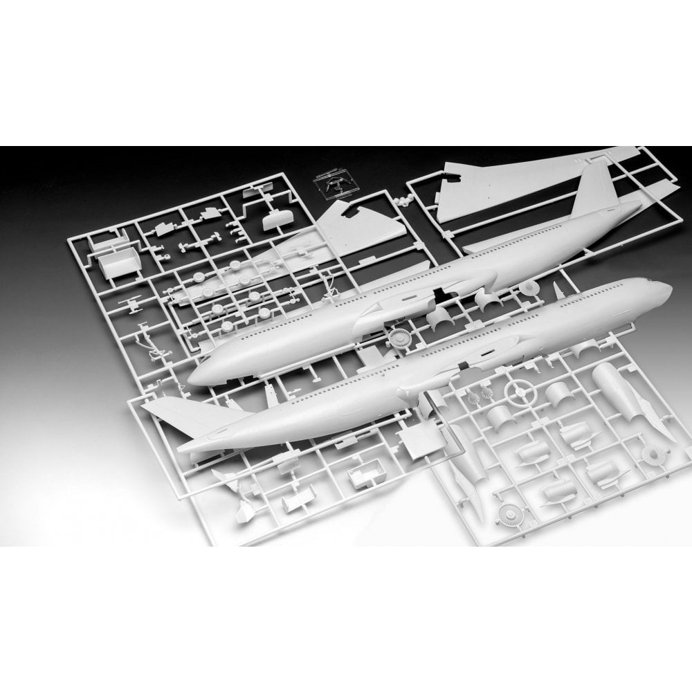 Revell 1/144 Scale Airbus A330-300 - LUFTHANSA "NEW LIVERY" 03816