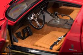 Kyosho 1/18 Lamborghini Miura P400 Red/Gold Diecast Model Car – Brown Interior