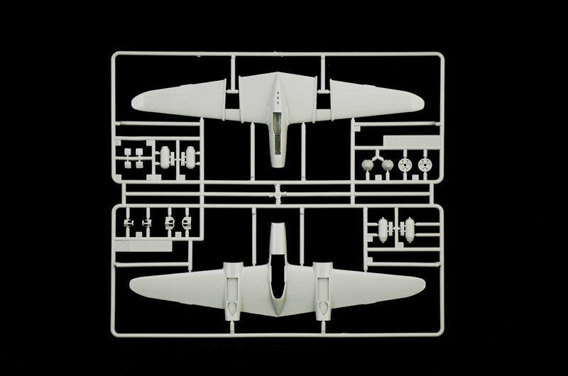 ITALERI P-38J LIGHTNING: 1:72