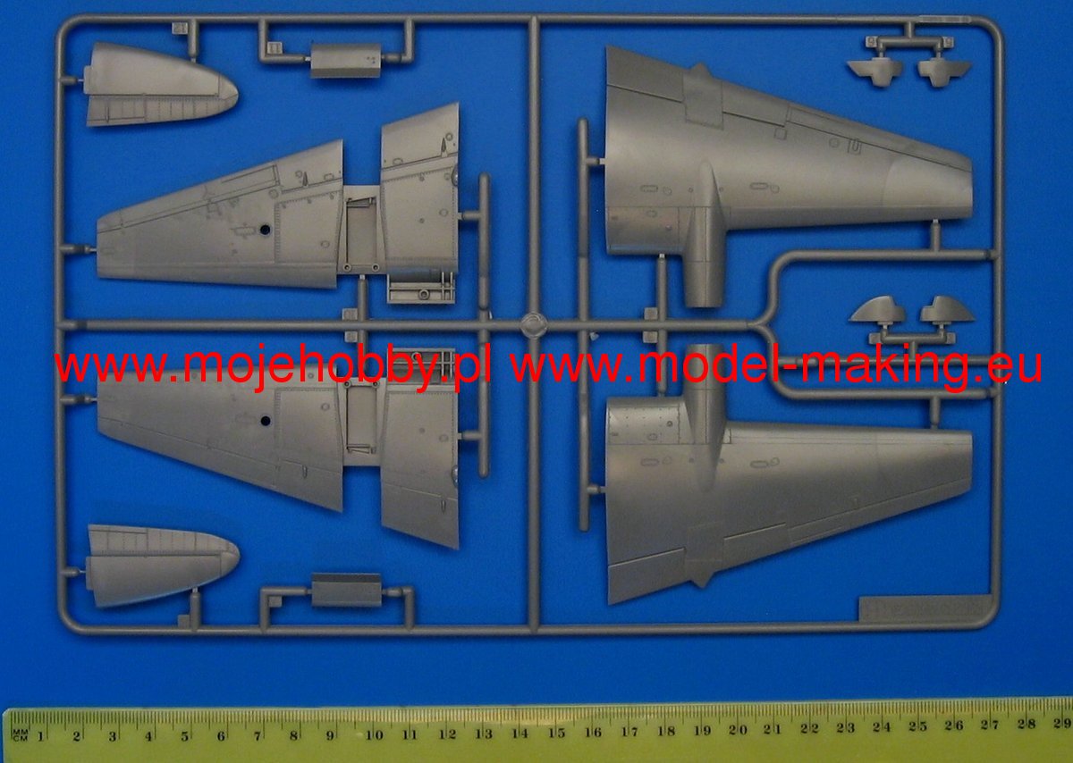 Tamiya 60747 1/72 Scale De Haviland Mosquito FB Mk.VI/NF Mk.II - Techtonic Hobbies - Tamiya