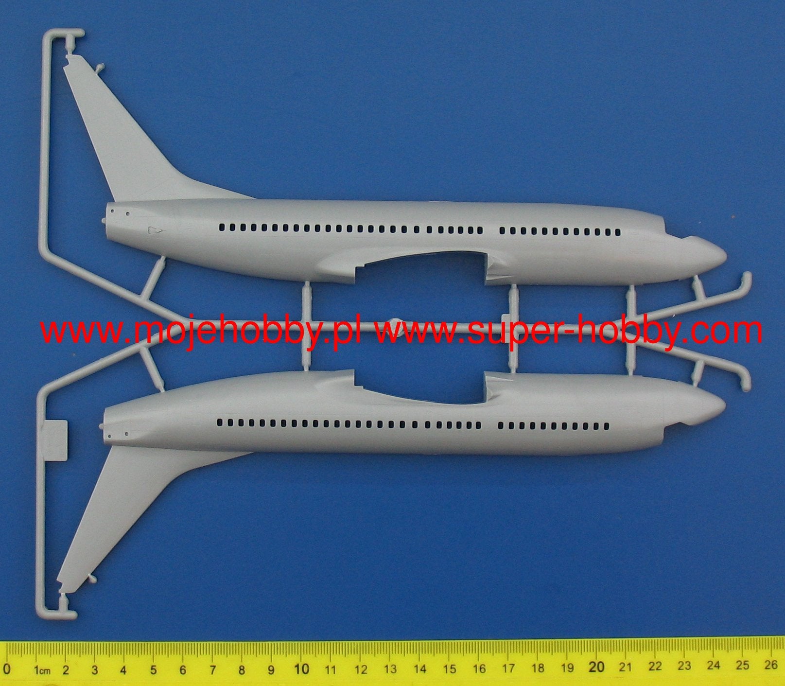 Zvezda 7027 1/144 Scale Civil Airliner Boeing 737-700/C-40B Plastic Model Kit - Techtonic Hobbies - Zvezda