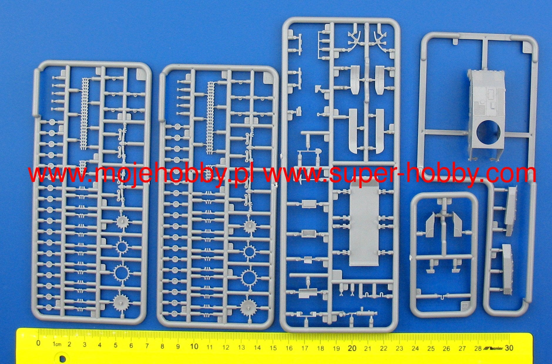 IBG 72038 1/72 Scale Type 89 (Imperial Japanese Medium Tank Kou Gasoline Mid-production) Plastic Model Kit (Scale Model) - Techtonic Hobbies - IBG