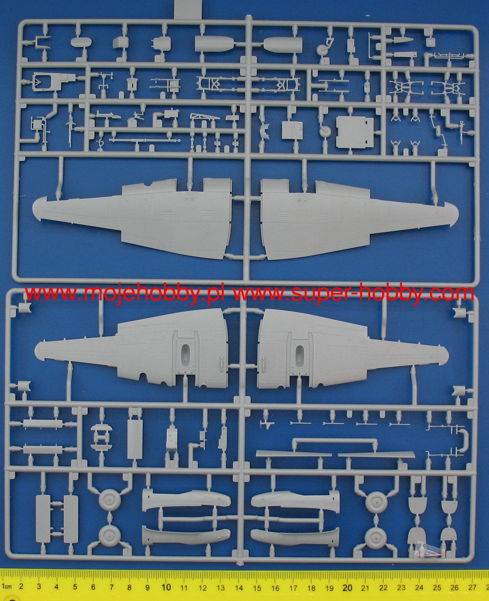 Zvezda 7283 1/72 Scale Petlyakov Pe-2 (WW2 Soviet Bomber) Plastic Model Kit (Scale Model) - Techtonic Hobbies - Zvezda