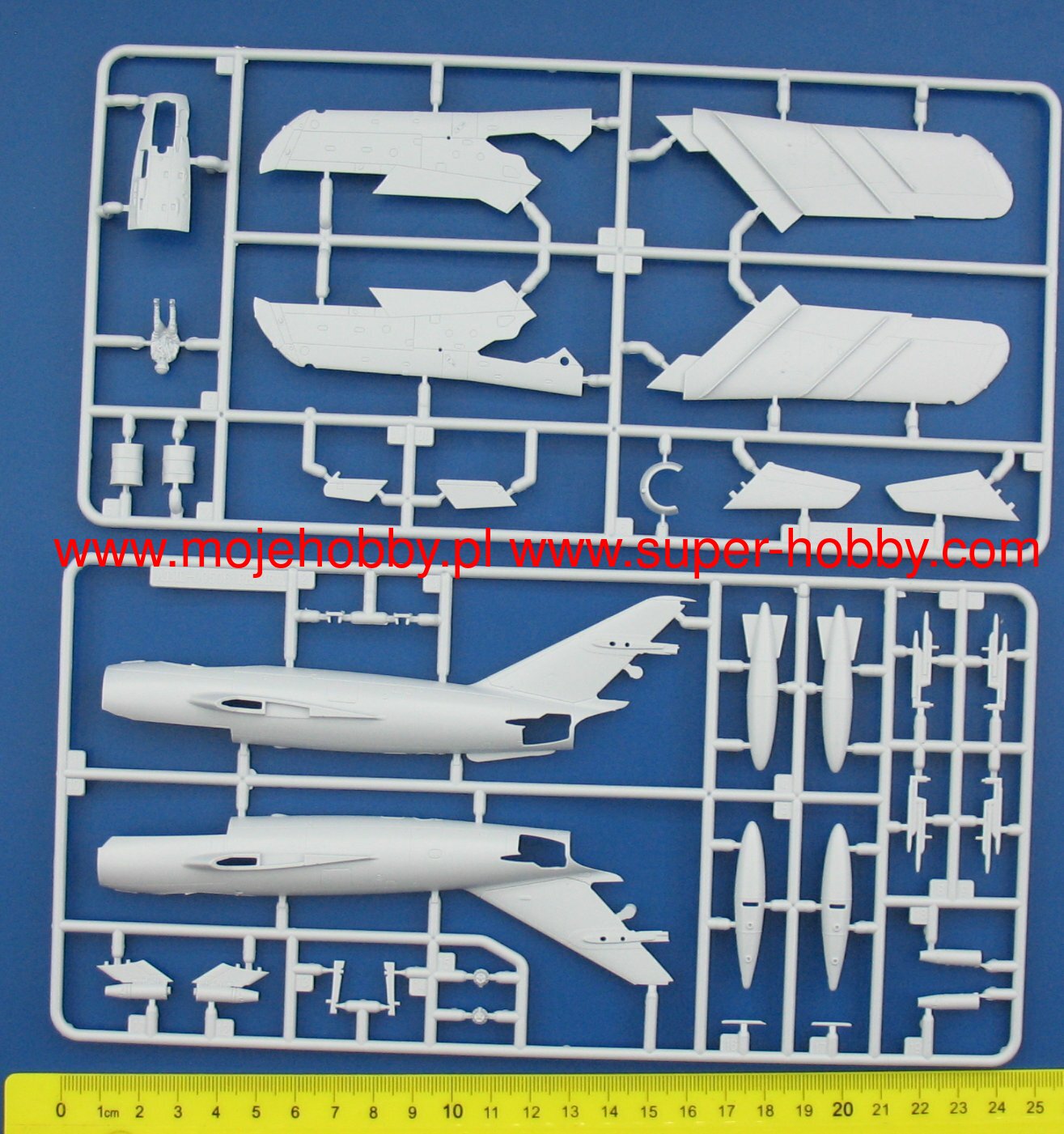Airfix Mig-17F Fresco Douglas A-4B Skyhawk Dogfight Doubles Gift Set 1:72 A50185 - Techtonic Hobbies - Airfix