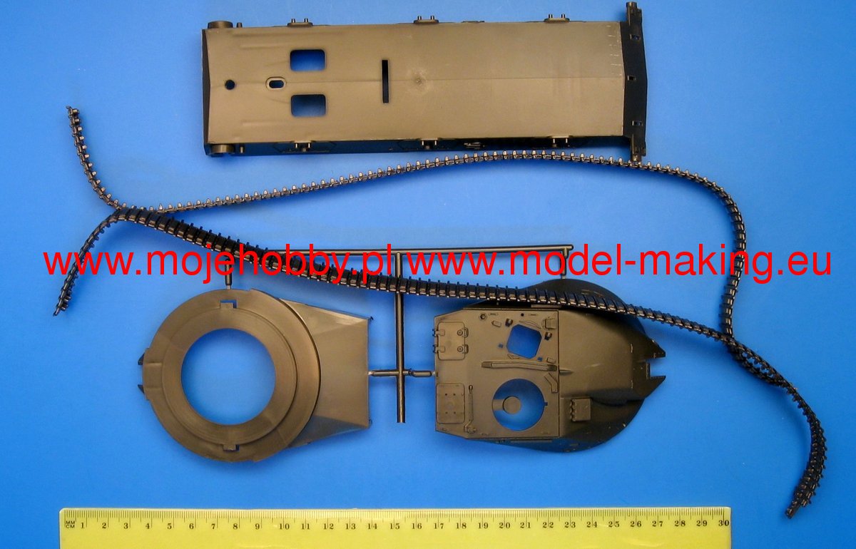 Tamiya 35068 1/35 British Army Chieftain Mk.5 Tank Model Kit - Techtonic Hobbies - Tamiya