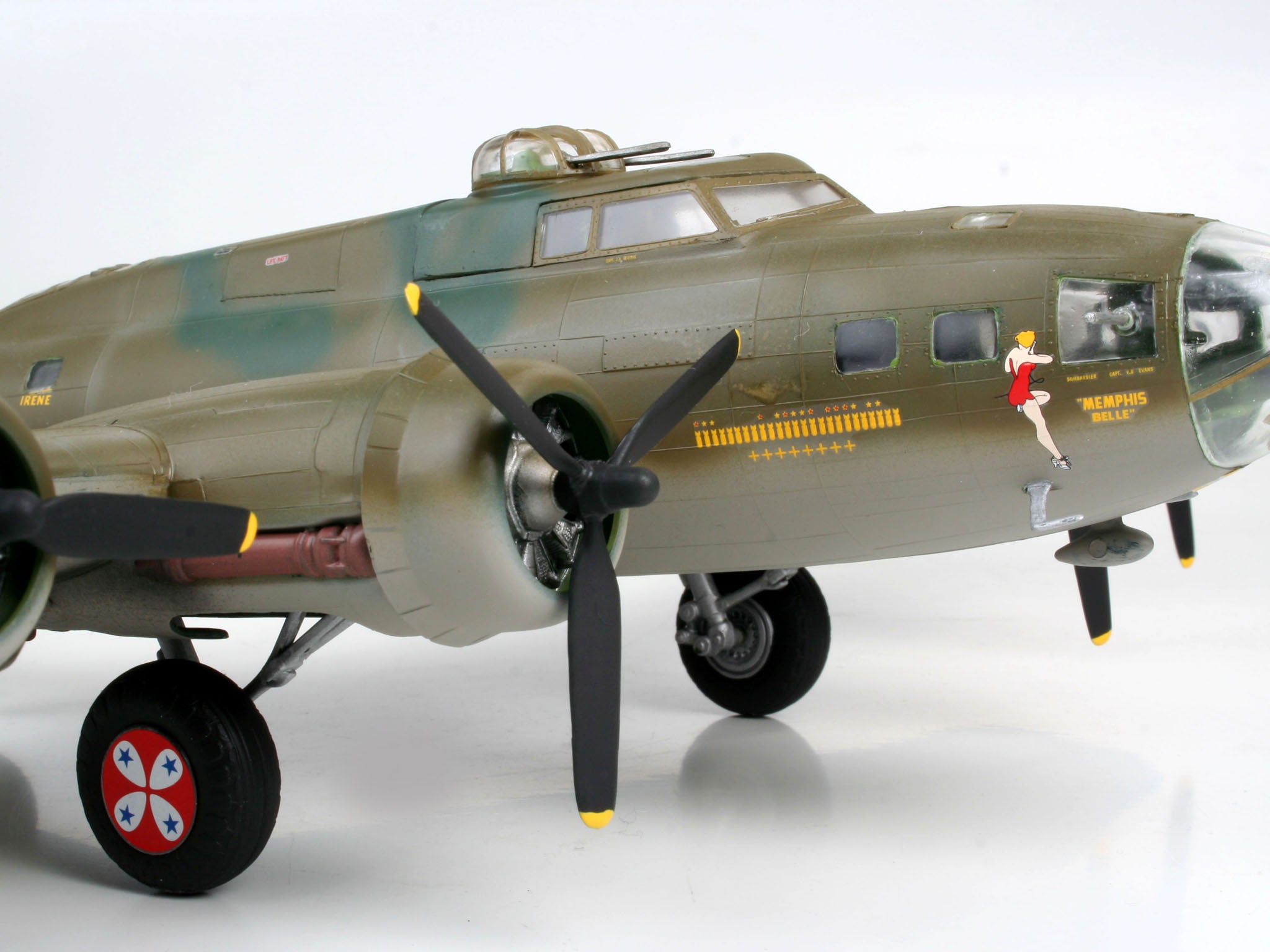 Revell 04297 1/48 scale Boeing B-17F Flying Fortress - Memphis Belle (American WW2 Bomber) Plastic Model Kit  (Scale Model) - Techtonic Hobbies - Revell