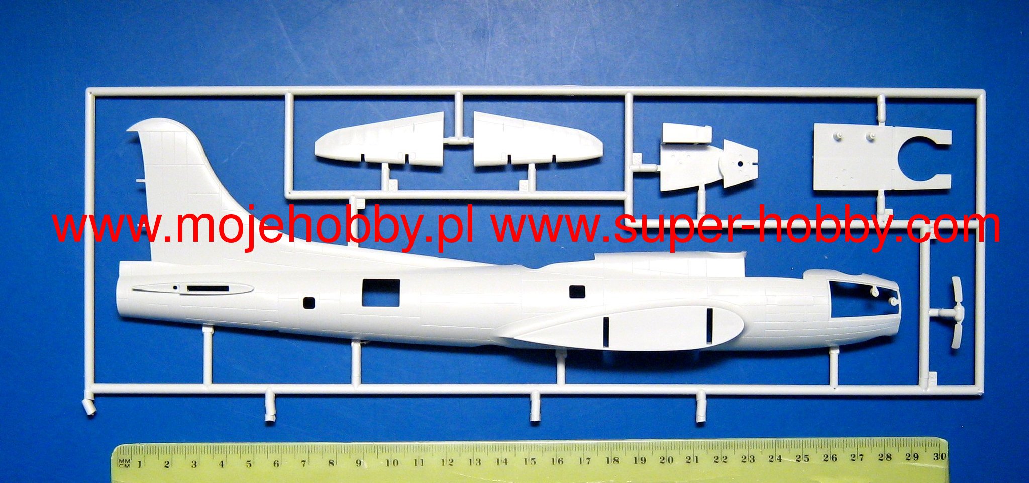Revell 04279 1/72 Scale Boeing B-17F Memphis Belle Plastic Model Kit - Techtonic Hobbies - Revell
