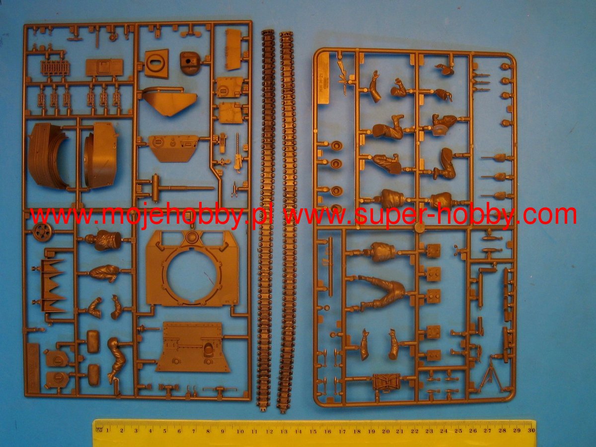 Tamiya 35313 1/35 Scale US Light Tank M5A1 - Pursuit Operation w/4 Figures Model Kit - Techtonic Hobbies - Tamiya